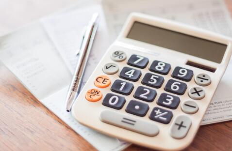 为什么小规模纳税人比一般纳税人的代理记账费用要低呢？