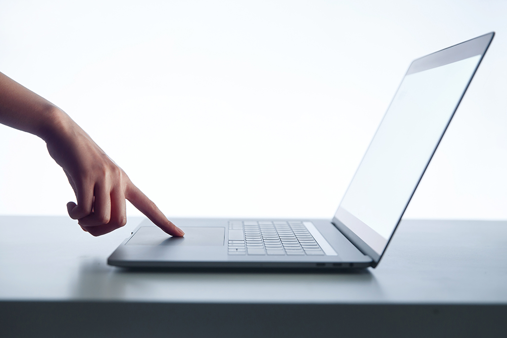 英国vs开曼群岛公司注册全解析:留学生实操指南与风险避坑 英国vs开曼群岛公司注册全解析:留学生实操指南与风险避坑